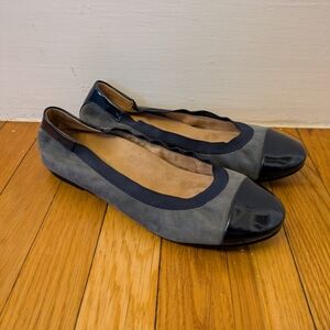 Vionic Tiegan Velvet Cap Toe Navy Blue and Grey Flats - Size 8.5